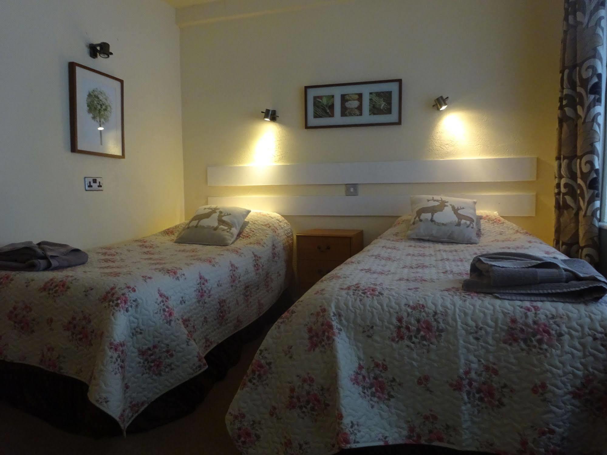 Chequers Inn Harrogate Esterno foto