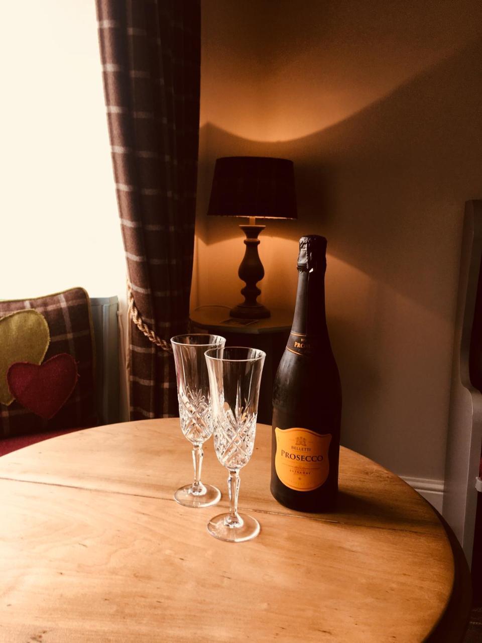 Chequers Inn Harrogate Esterno foto